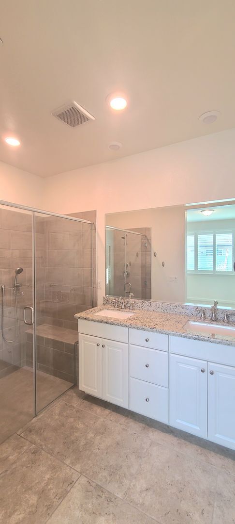 Building Photo - Beautiful Single Story Home in 55 + Community!