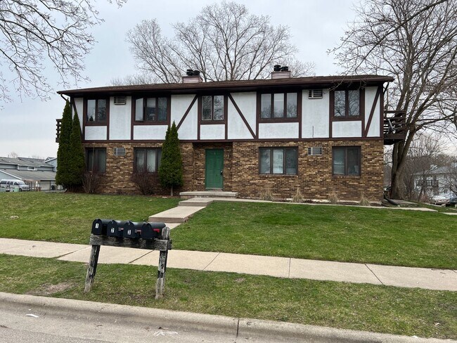 Building Photo - 9 N Wickham Ct