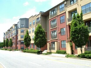 Building Photo - 400 17th St