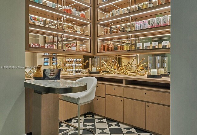 Building Photo - 801 S Miami Ave