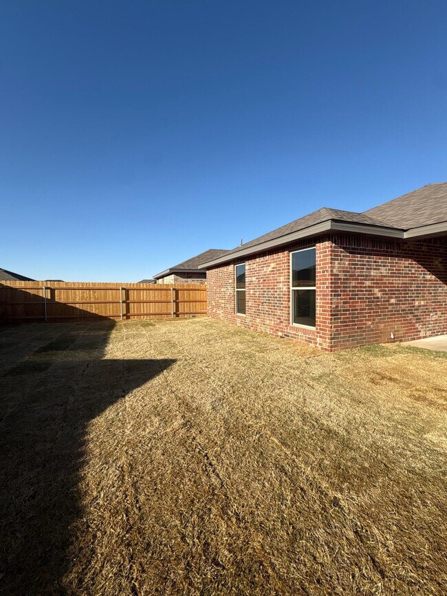 Building Photo - 2416 Aberdeen Ave