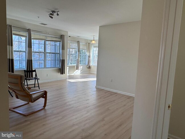 Building Photo - 821 Timberlake Dr