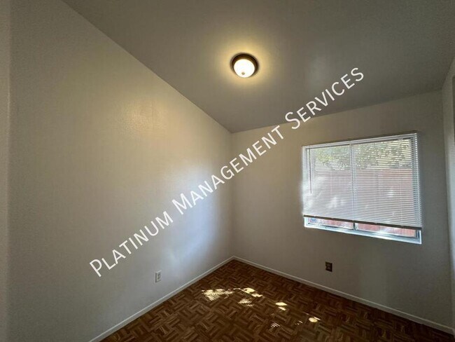 Building Photo - 36832 Goldenview Way