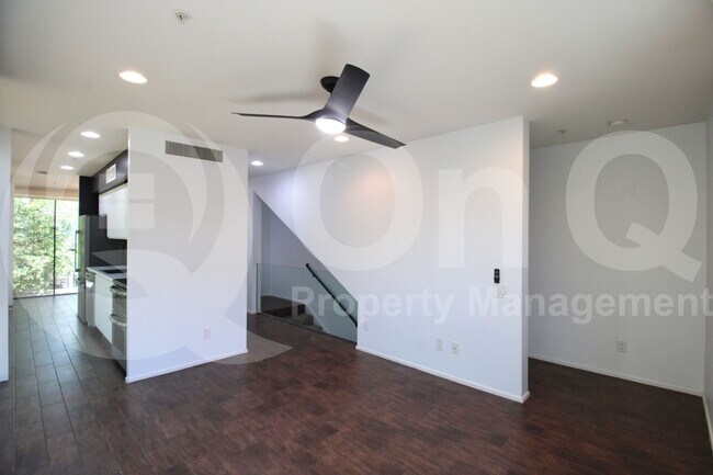 Building Photo - 7047 E Earll Dr