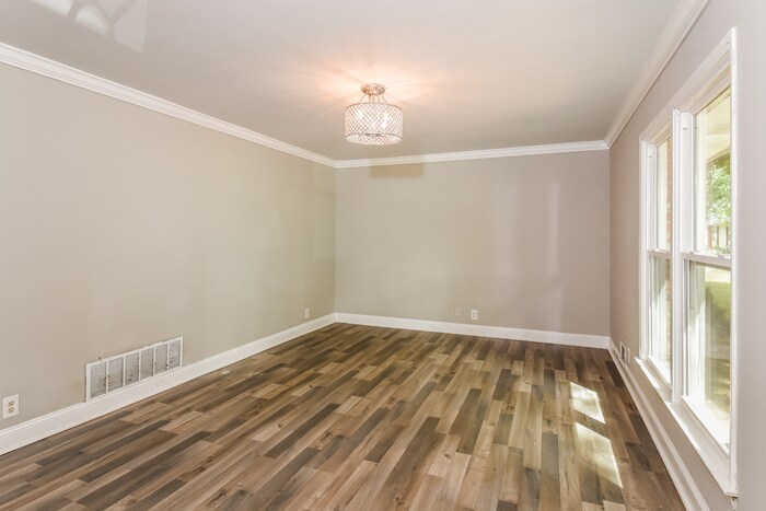 Building Photo - 5287 Chantilly Terrace