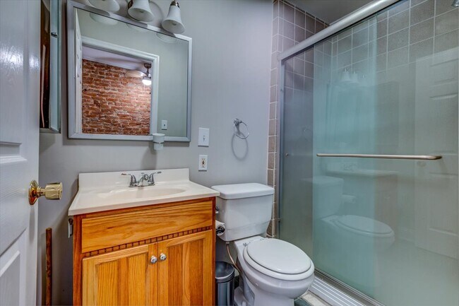 Building Photo - 1435 Covington St