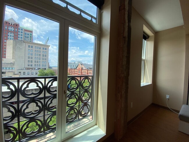 Building Photo - 83 Hanover St