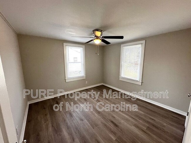 Building Photo - 606 Carver Dr