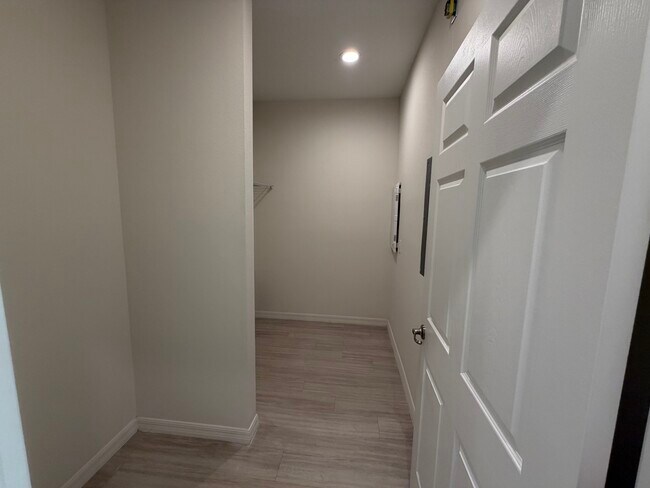 Building Photo - 2138 Penny Ln