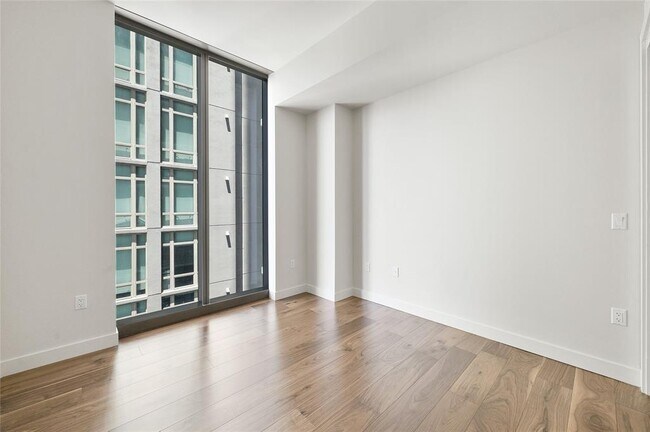 Building Photo - 44 East Ave