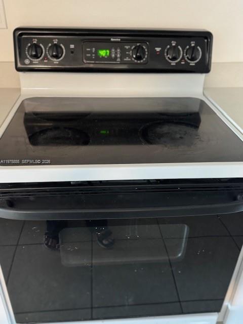 Building Photo - 10353 N Kendall Dr