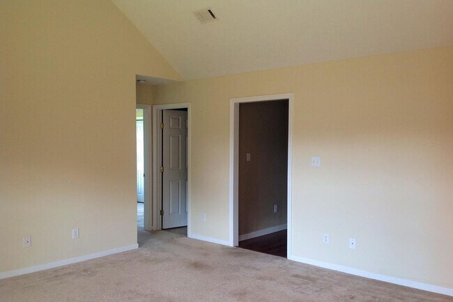 Building Photo - 220 Ansley Way