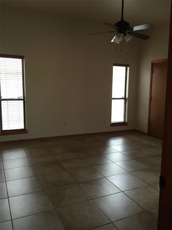 Building Photo - 4101 Drawbridge Ln