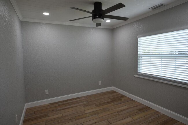 Building Photo - 528 Tennessee Ave