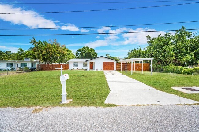 Building Photo - 208 Palmetto Rd W