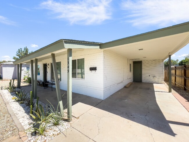 Building Photo - 1349 E Osborn Rd
