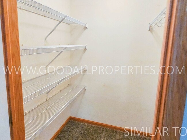 Building Photo - 2-Bedroom, 2-Bath Townhome in Ankeny with Attached 2-Car Garage