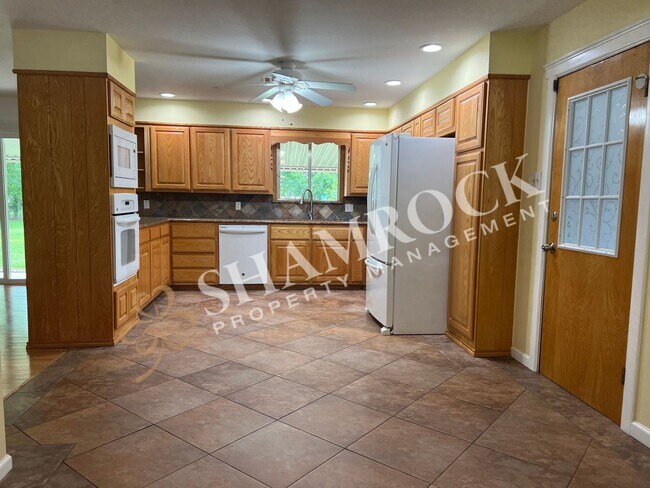 Building Photo - Woodway Home