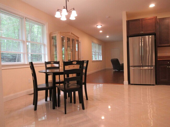 Building Photo - 101 Bundy Hill Rd