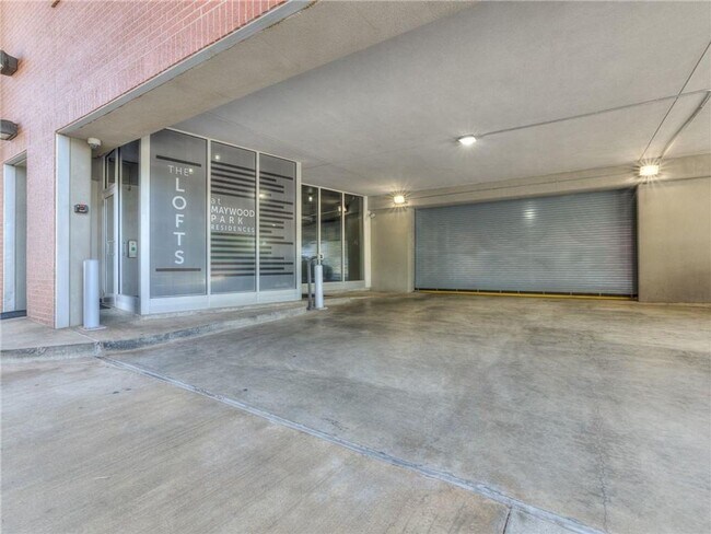 Building Photo - 1 NE 2nd St