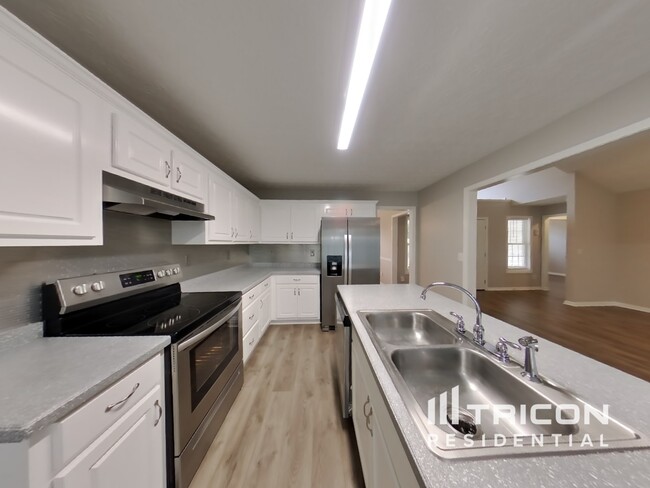 Building Photo - 1512 Riverglen Dr