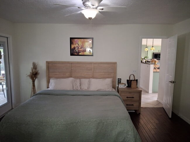 Building Photo - 385 Toledo St