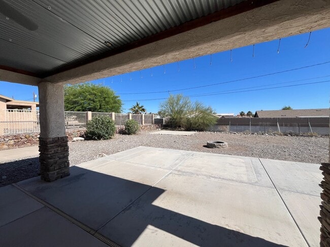 Building Photo - 3 Bedroom - 2 Bath Home