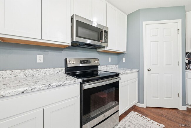 Building Photo - 463 Dusty Brook Dr