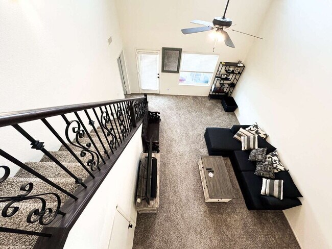 Building Photo - "Spacious 4-Bed, 3-Bath Condo in Desert Sky!"