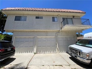 Building Photo - 551 W 40th St