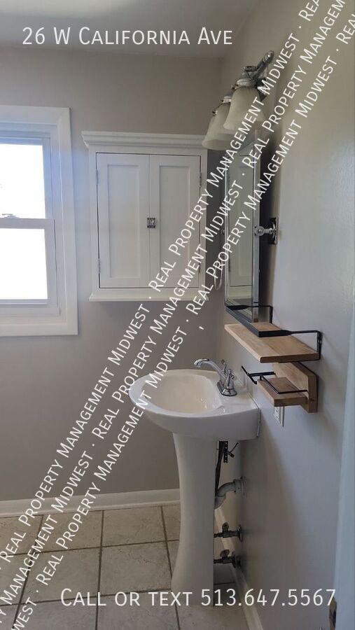 Building Photo - 26 W California Ave