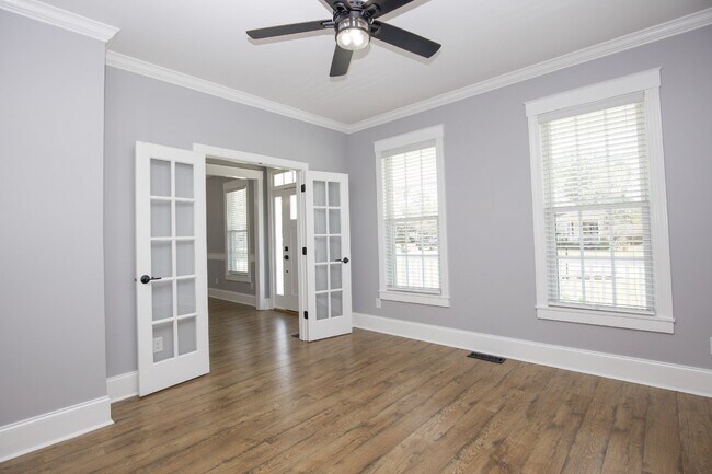 Building Photo - "Spacious and Inviting 2620 sq. ft. Home i...