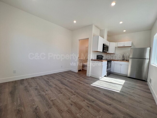 Building Photo - 1436 Kenneth St