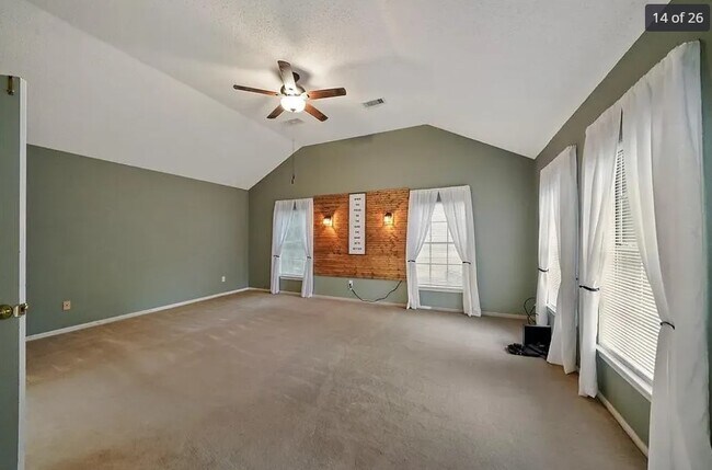 Building Photo - 15914 Pinyon Creek Dr