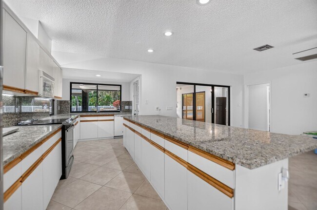 Building Photo - 2358 Deer Creek Trail