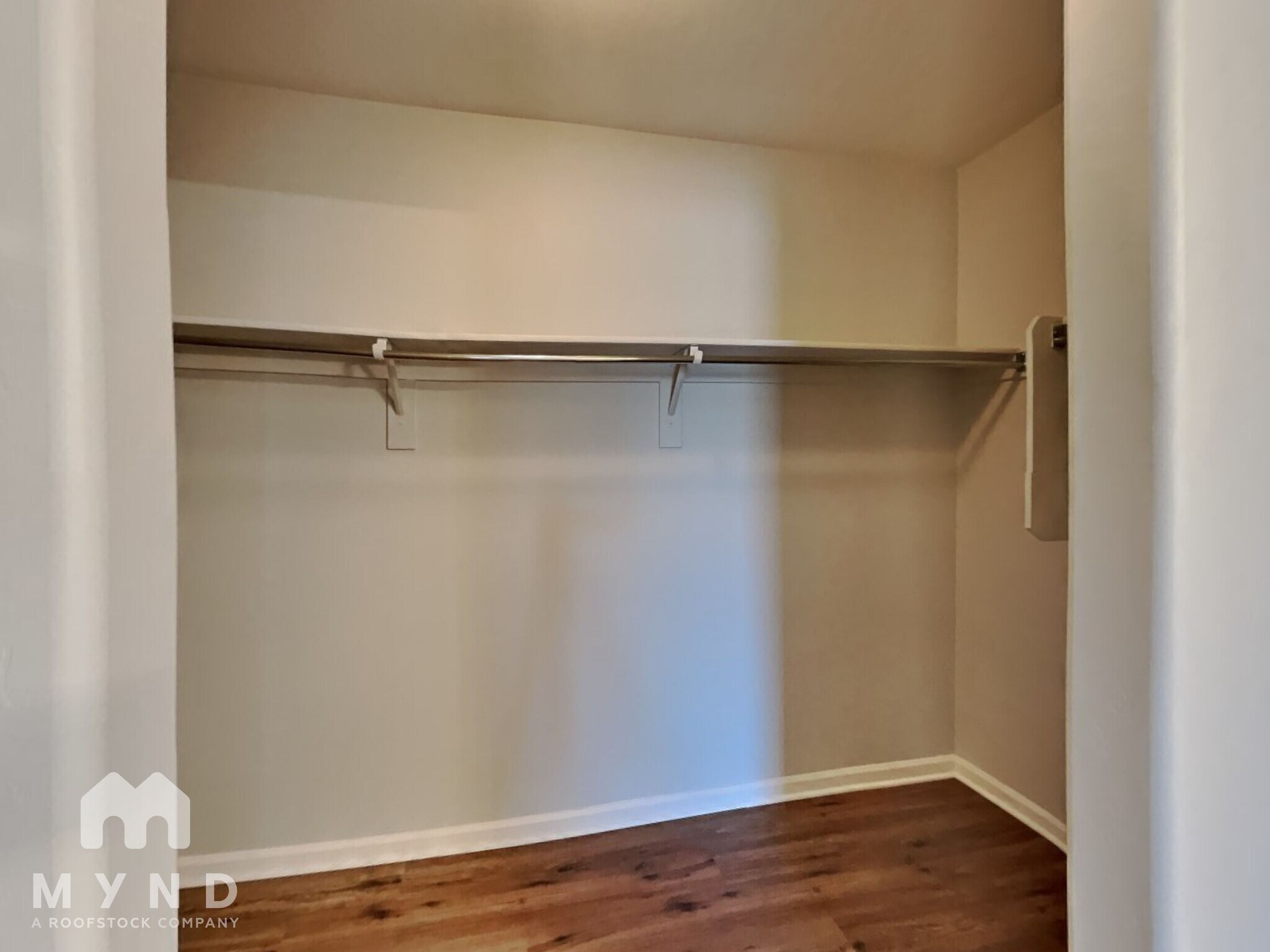 Building Photo - 2383 Oakmont Ln
