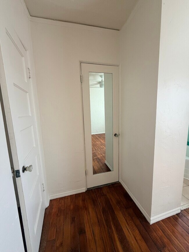 Building Photo - Charming Roosevelt District Cottage