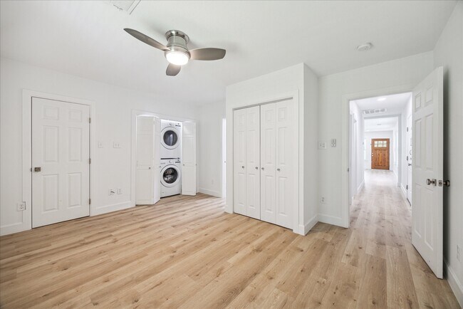 Building Photo - 1419 Laird St