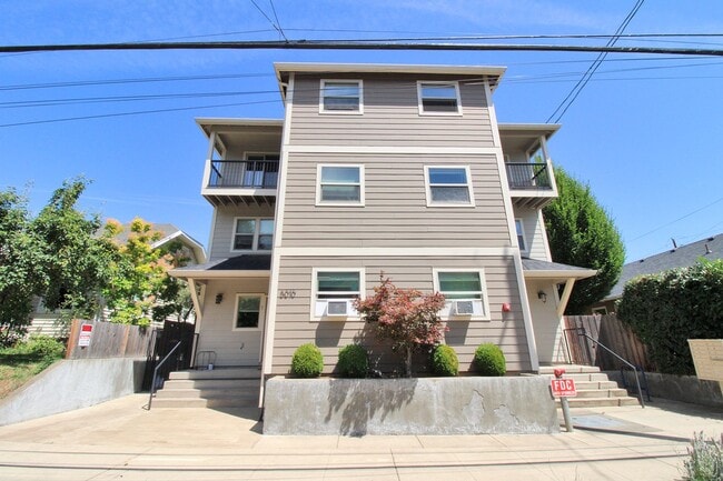 Building Photo - 5010 N Maryland Ave