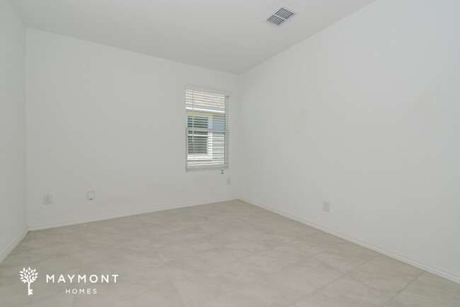 Building Photo - Cozy 3-Bedroom Home with Spacious Yard