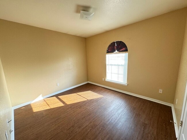 Building Photo - 4607 Shumard Dr