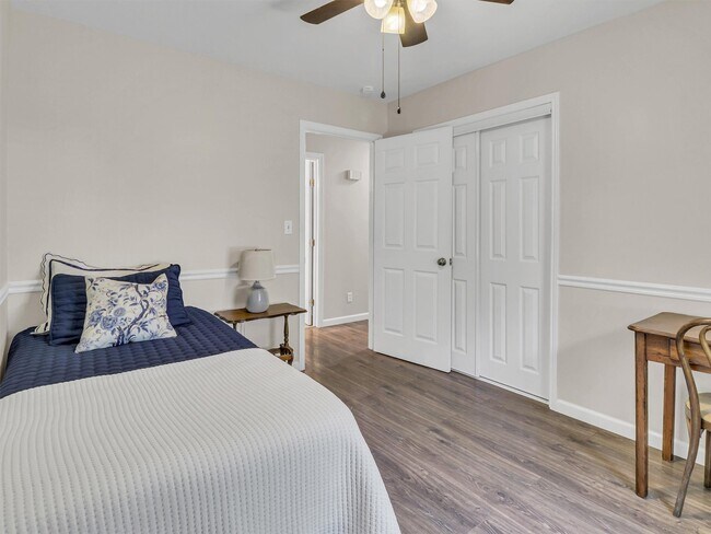 Building Photo - 805 Bluebonnet Ln