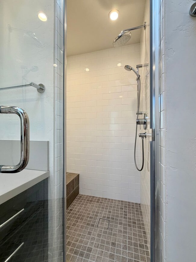 Building Photo - 3 Bedrooms, 2 Bathrooms Saint Helena Charm with Modern Conveniences