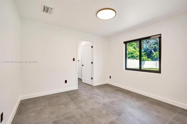 Building Photo - 2255 NE 173rd St