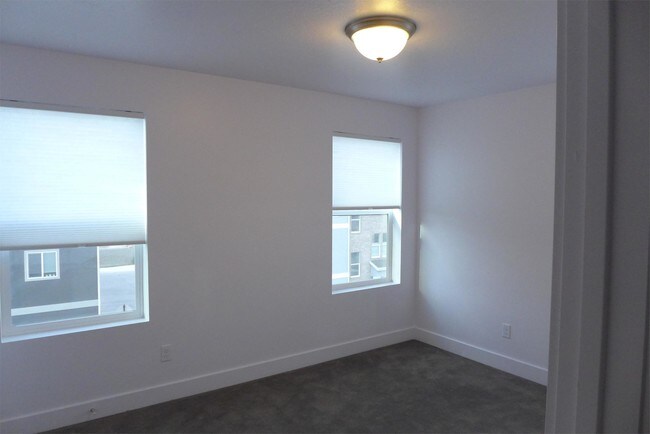 Building Photo - 1779 W Dalmeny Way