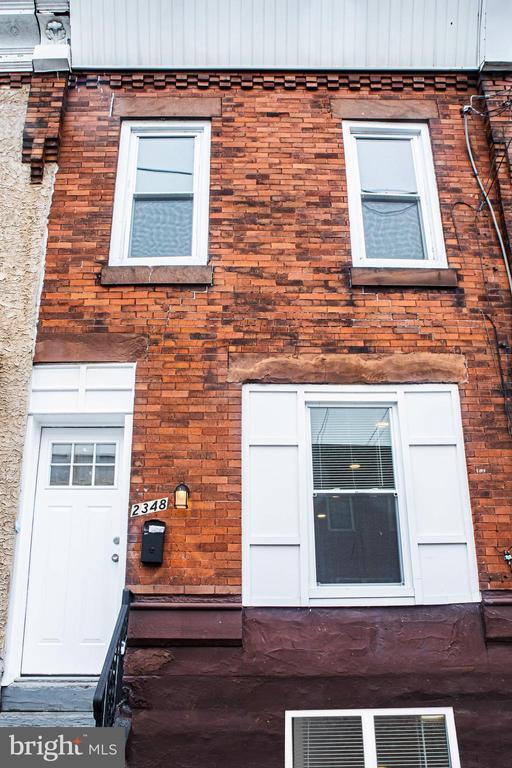 Building Photo - 2348 Moore St