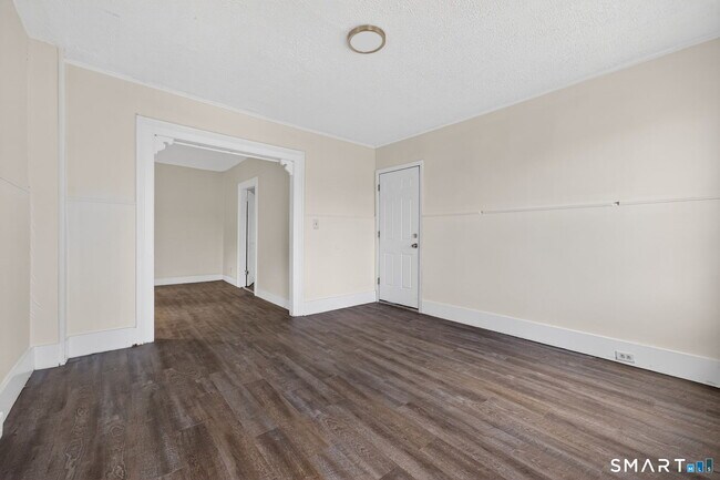 Building Photo - 27 Beacon St