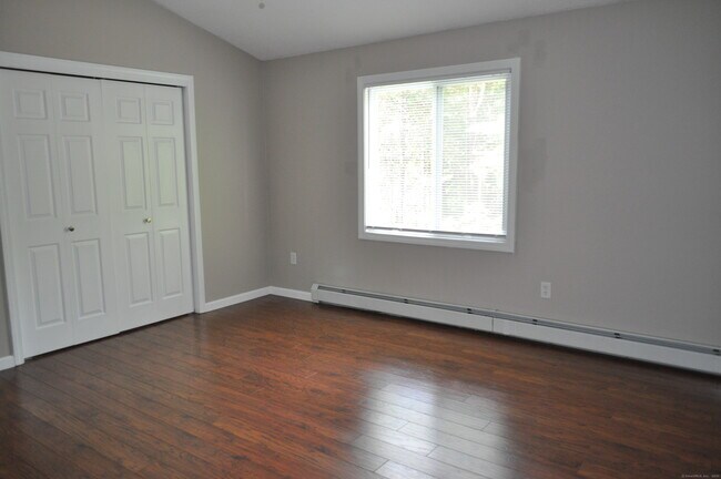 Building Photo - 110 Songbird Ln