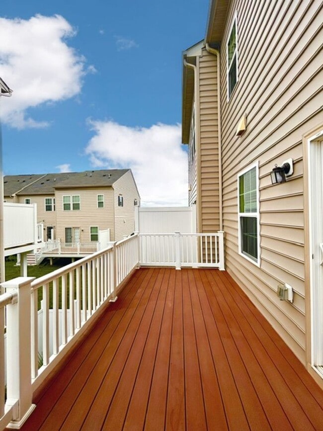 Building Photo - Welcome to the desirable Howard Square