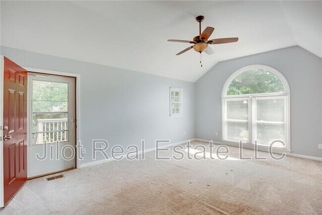 Building Photo - 483 Mountain Oaks Pkwy